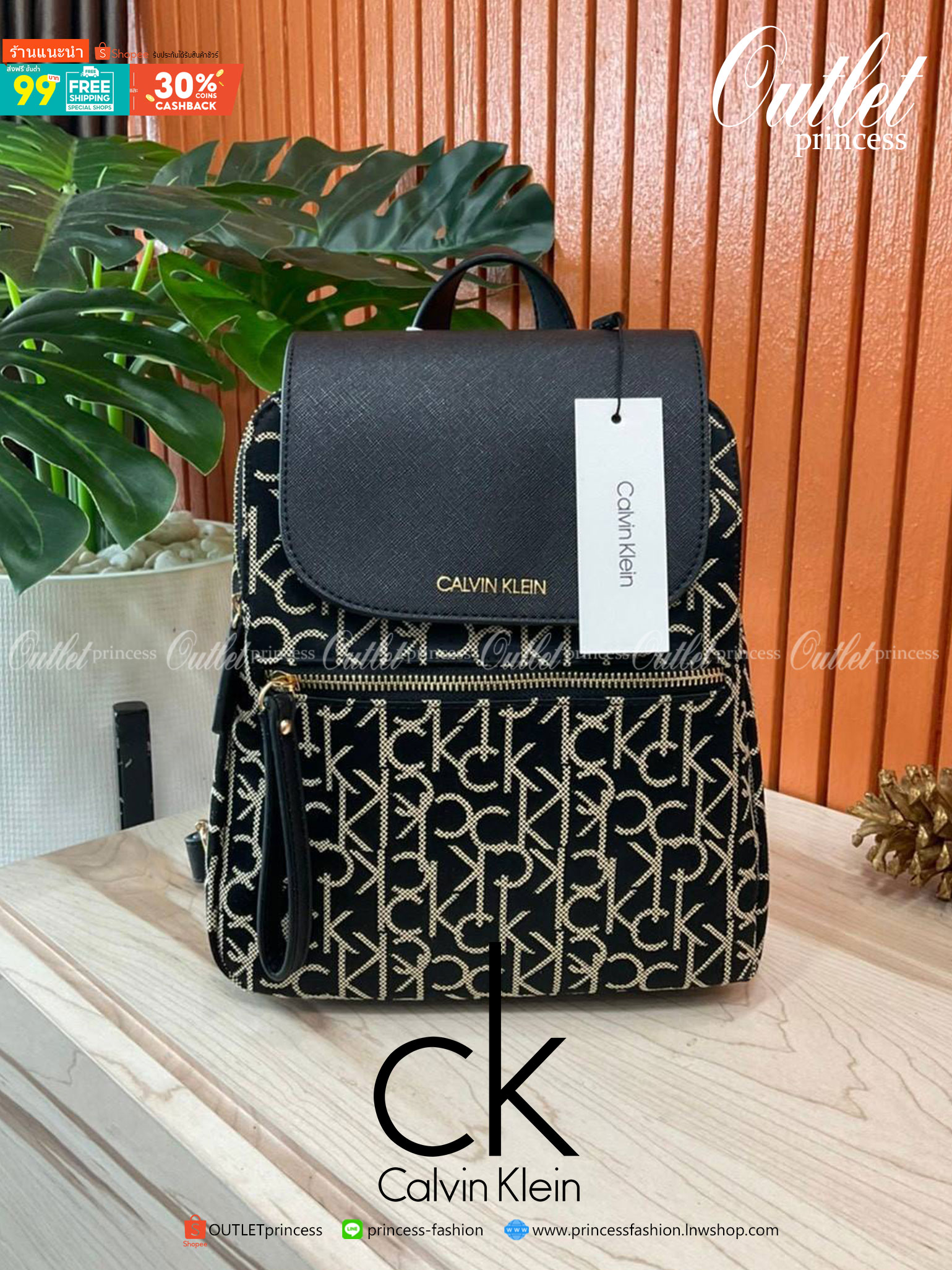 ของแท้ 💯% Elaine Calvin Klein Monogram Small Backpack 💕ของมันต้องมี สวยหรูดูแพงมาก สำหรับรุ่นนี้ และมีฟังชั่นช่องการใช้งานที่มากที่สุด!!! 💕 กระเป๋าสะพายเป้รุ่นใหม่ชนช้อป รุ่นยอดนิยม