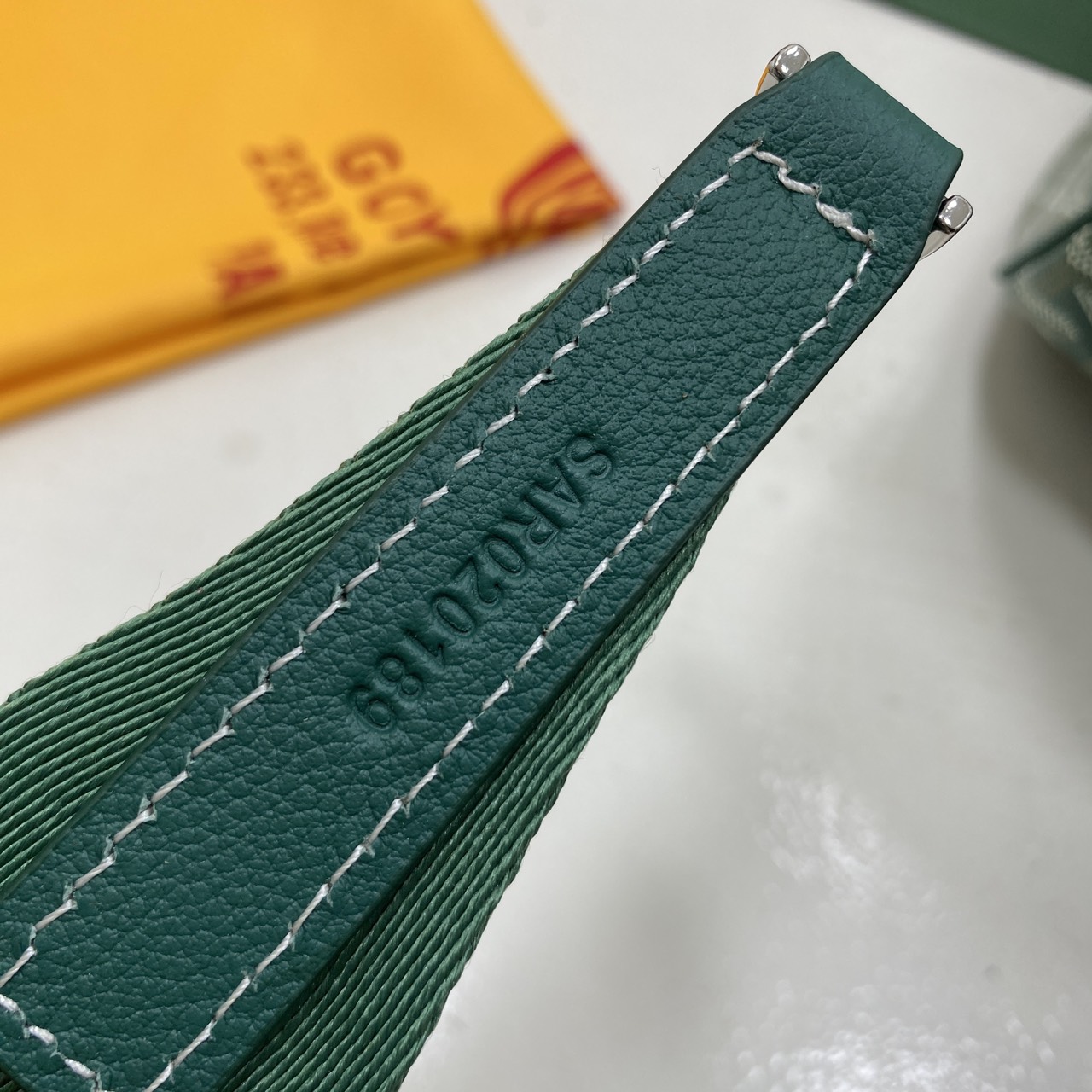 ORI หนังแท้ | Goyard Barrel 40 Sports Bag กระเป๋าสะพายทรง Keepall ใบใหญ่ ดีไซน์สปอร์ต ภายในโล่งกว้าง จุของได้เยอะ มีหูจับด้านบน เพิ่มฟังชั่นหูหิ้วด้านข้าง สะดวกใช้งาน