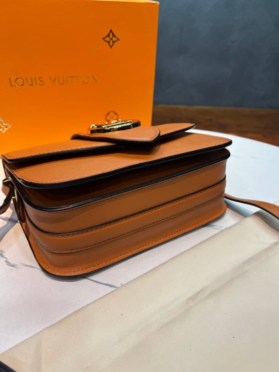 VIP 】หนังแท้ Louis Vuitton Crossbody & Shoulder Bag พร้อมส่งที่ไทย 3 สี Size 23cm