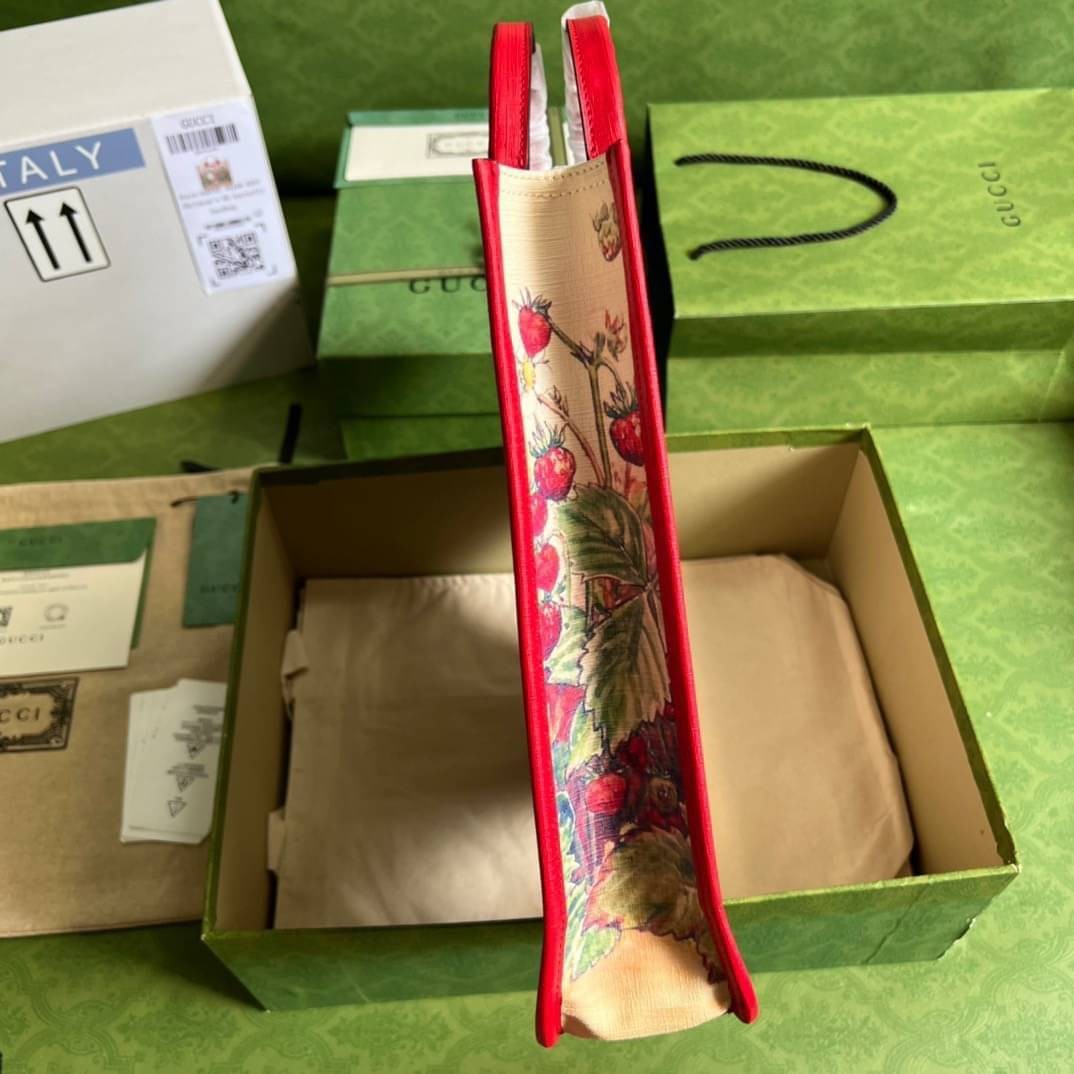 GUCCI Fairies Strawberry Tote Bag / Gucci kid tote พร้อมส่ง เกรดท็อปออรินอล งานเหมือนสุด หนังแท้ สวยงามตามรูป TOP ORIGINAL 1:1 เกรดเทียบแท้ ใช้สลับแท้ได้ ใช้งานต่างประเทศได้