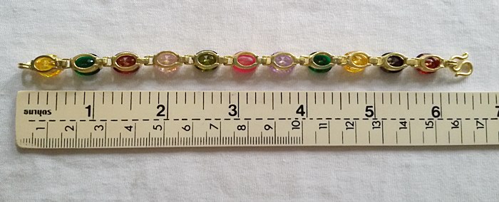 สินค้าหมดค่ะ สร้อยข้อมือพลอย8สี(ตามวันเกิด)เนื้อทองเหลืองแบบใหญ่เสริมบารมีค่ะ