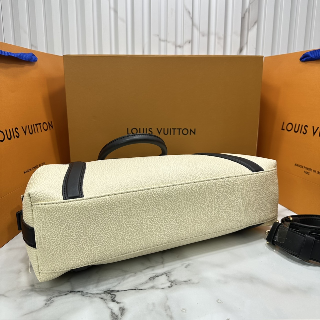 ORI หนังแท้ | LV Biker PM bag กระเป๋าสะพาย ใหม่ล่าสุดเปิดตัวโดดเด่นใน Spring -Summer 2025 ได้แรงบันดาลใจมาจากเสื้อแจ็คเก็ตไบเกอร์สุดไอคอนิก โทนสีคลาสสิกเหนือกาลเวลาไอเท็มหลักเปี่ยมสไตล์ประจำฤดูกาลนี้และในอนาคต