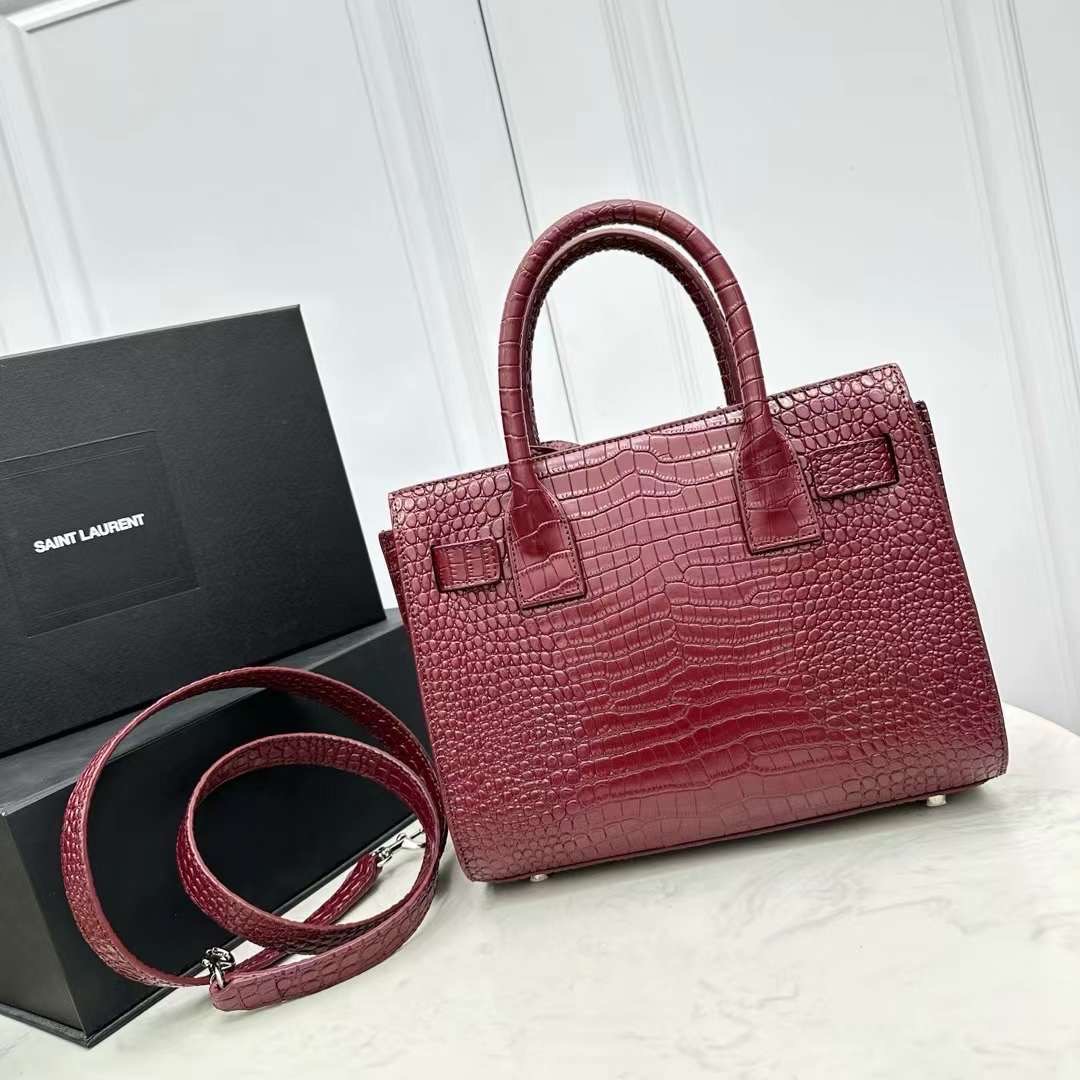 YSL TOTE BAG / SAC DE JOUR BABY IN CROCODILE LEATHER กระเป๋าสะพายทรงโท้ท หนังลายจระเข้สวยหรู จุของได้เยอะ เกรดออริ 1:1 เทียบแท้ ภาพถ่ายจากงานขายจริง ใช้งานต่างประเทศได้