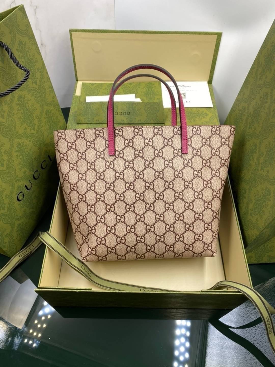 VIP 】Animal-Friendly Gucci Kid Tote Bag งานหนังแท้ทรงตั้งสวย ขนาดกะทัดรัด จุของได้เยอะ ใช้ได้ทั้งเด็กและผู้ใหญ่ น่ารักมากค่ะ **รุ่นขายดีตลอดกาล**