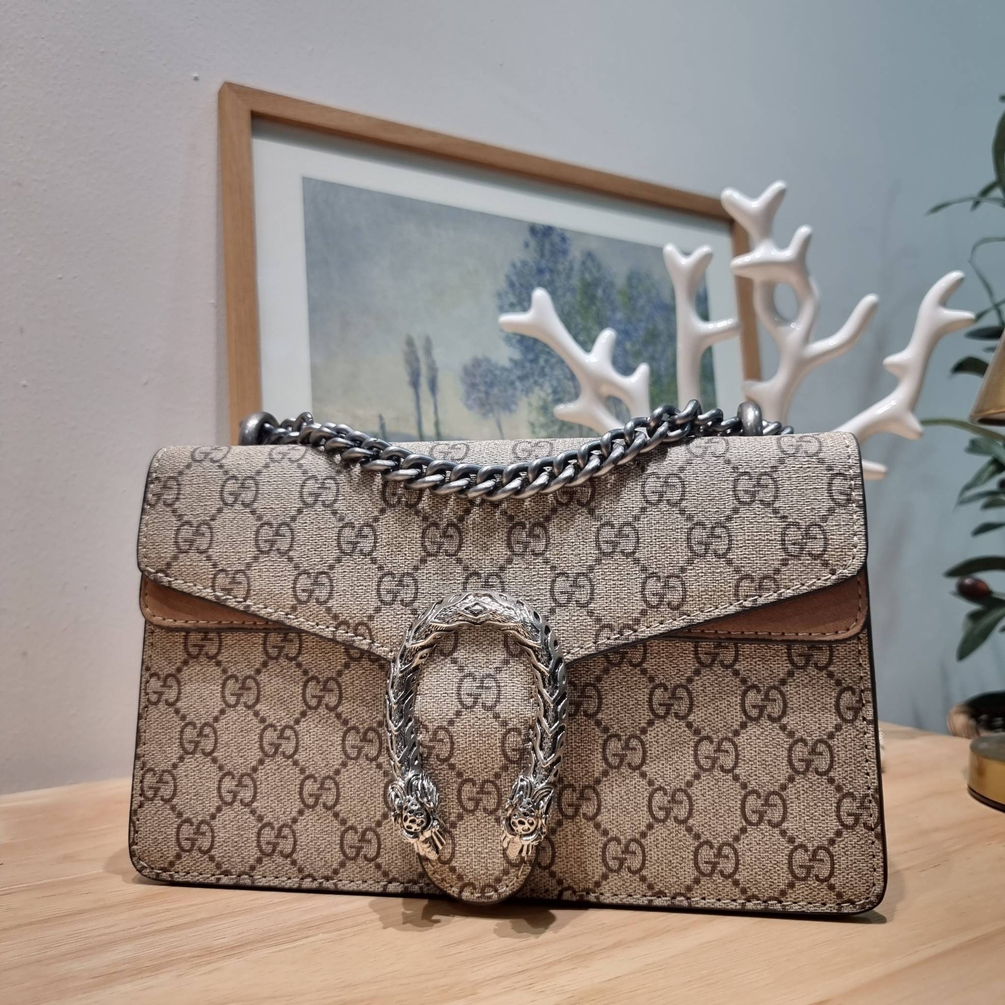 GUCCI GG DIONYSUS SHOULDER BAG / DIONYSUS GG SMALL SHOULDER BAG / GUCCI BAG พร้อมส่งที่ไทย กระเป๋าสะพายรุ่นที่สาวๆต้องไม่พลาด!! ดึงดูดและสะกดสายตาด้วยอะไหล่ดีเทลหรู