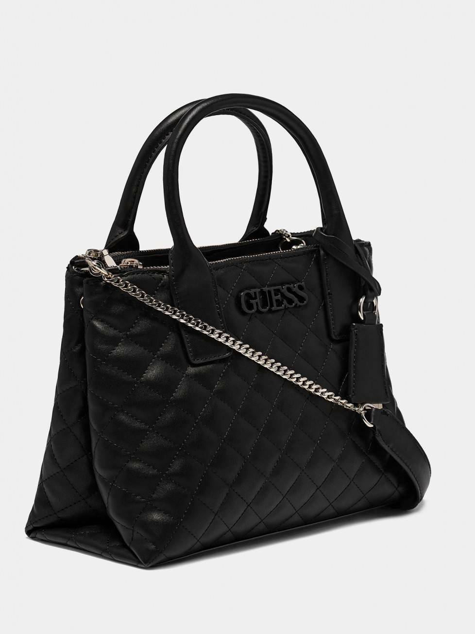 Guess Elliana Quilted-Look Handbag กระเป๋าสะพายรุ่นใหม่ล่าสุดจาก Guess factory วัสดุหนังนิ่มเรียบเดินเส้นลายตารางสวยดูดี ขนาดกำลังดี น้ำหนักเบา ด้านหน้าประดับโลโก้แบรนด์สวยโดดเด่น มีช่องใส่ของหลายช่อง เปิดปิดด้วยกระดุมแม่เหล็กและช่องซิป ภายในโล่งกว้างมีช่