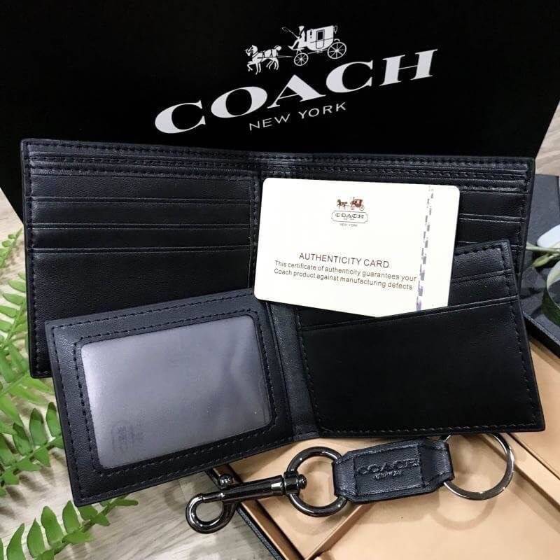 COACH FACTORY SHORT WALLET WITH CARD POCKET & KEY CHAIN Value set & 3 in 1! กระเป๋าสตางค์ใบสั้น + กระเป๋าใส่บัตร และพวงกุญแจ วัสดุหนังแท้ลายแบรนด์รอบใบ ภายใน มีช่องใส่ธนบัตร,บัตร บุผ้าลายแบรนด์ มาาพร้อมอุปกรณ์ ครบ set จะมอบเป็นของขวัญหรือใช้เองก็แนะนำค่ะ