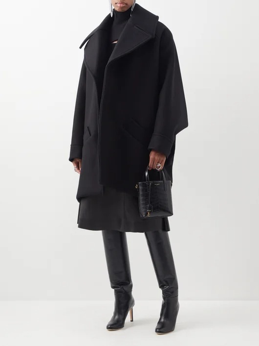 YSL Toy mini croc-effect leather tote / YSL Paris Mini Toy Croc Embossed Leather Bucket Bag กระเป๋ามินิโท้ทหนังลายจรเข้ เกรดออริจินล คอลเลคชั่นใหม่ล่าสุด ครอบครองก่อนใคร ควรมีติดตู้คะสาวๆ ภาพสินค้าถ่ายจากงานขายจริง ใช้งานต่างประเทศได้