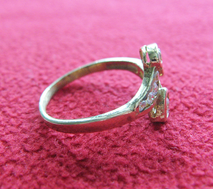 แหวนเพชรทองเหลือง แบบ2(หัวใจไขว้2ดวง)ค่ะ