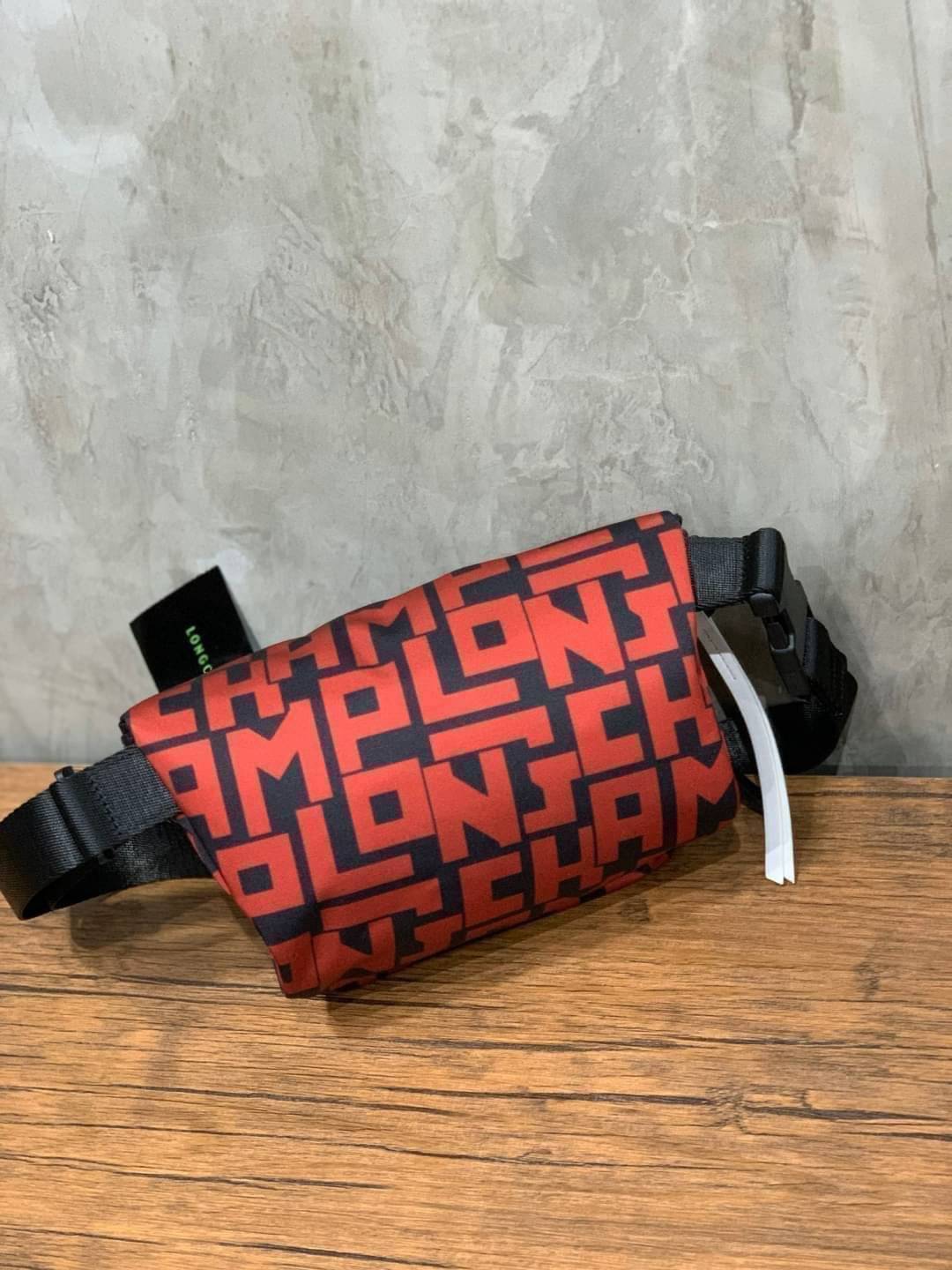 LONGCHAMP LE PLIAGE LGP BELT BAG M เท่ห์อย่างมีสไตล์กระเป๋าทรงคาดอกและคาดเอวดีไซน์แนวสปอร์ต เพิ่มความโดดเด่นทันสมัยด้วยลายซิกเนเจอร์