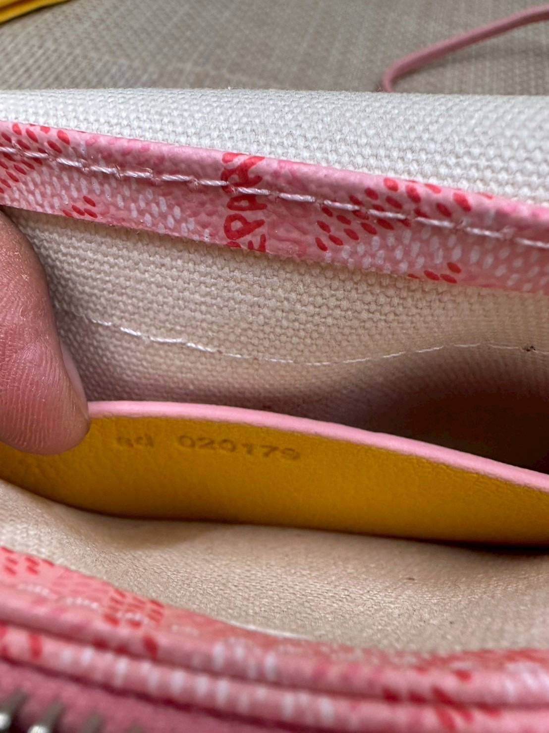 พร้อมส่ง 10 สี ORI หนังแท้ | GOYARD Plumet pouch-wallet กระเป๋าสะพายใบเล็กกะทัดรัด ดีไซน์กระเป๋าสตางค์ Plumet ดีไซน์มาพร้อมช่องใส่เหรียญ ธนบัตร และบัตรต่างๆ