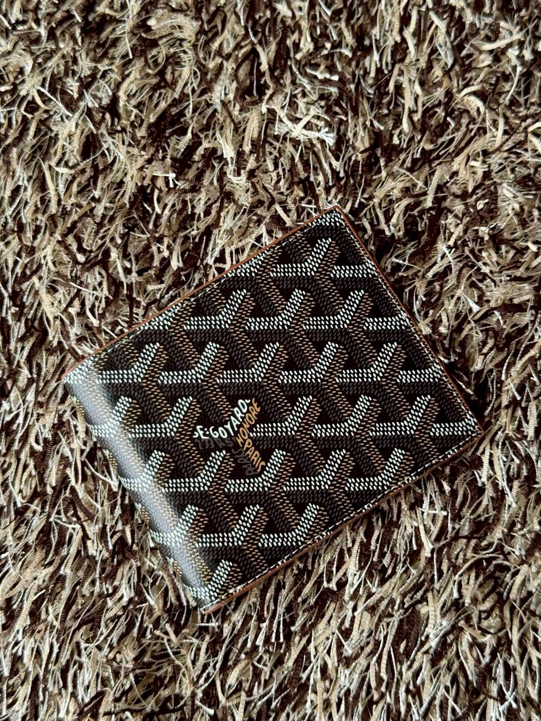 ORI หนังแท้ | Goyard Victoire Wallet กระเป๋าสตางค์ Victoire ขนาดกะทัดรัดและเหมาะสําหรับการจัดสำหรับการ์ดและธนบัตร ลวดลายสุดคลาสสิคของกระเป๋าเป็นเอกลักษณ์ที่ทุกคนจดจำได้