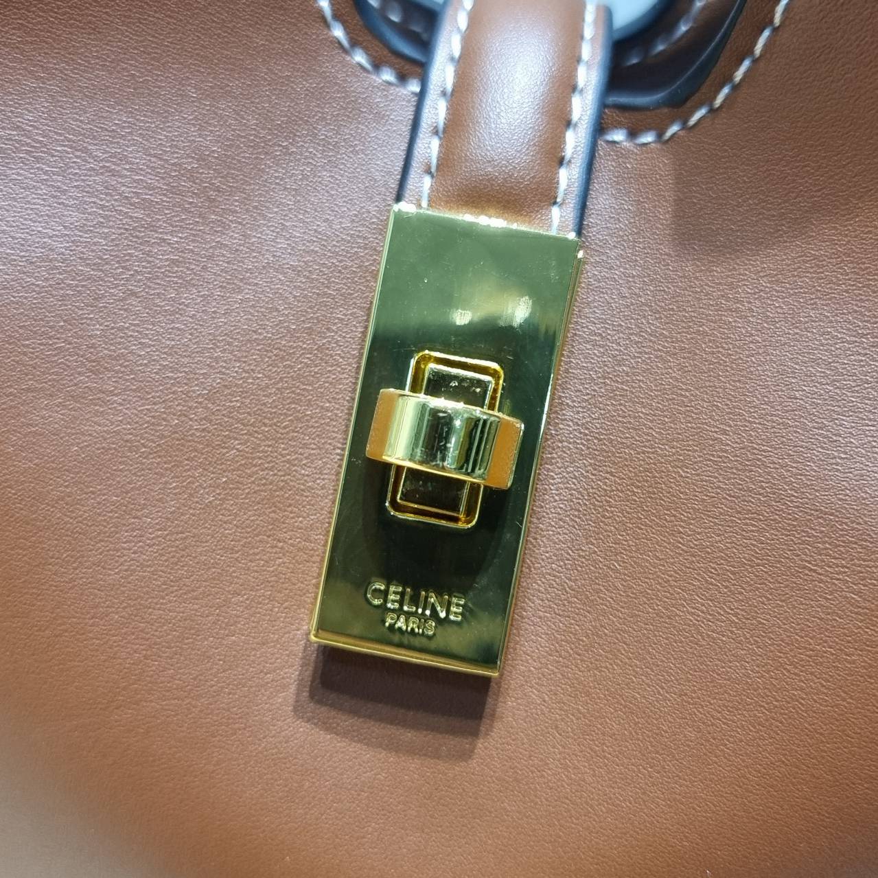 CELINE small camille soft bag มาแรงมาก! กับกระเป๋าที่ตัวแม่ใช้กันเยอะสุดๆ แม่ชมเอย อินฟลูดังๆมีใช้กันครบ ด้วยรูปทรงยอดนิยม