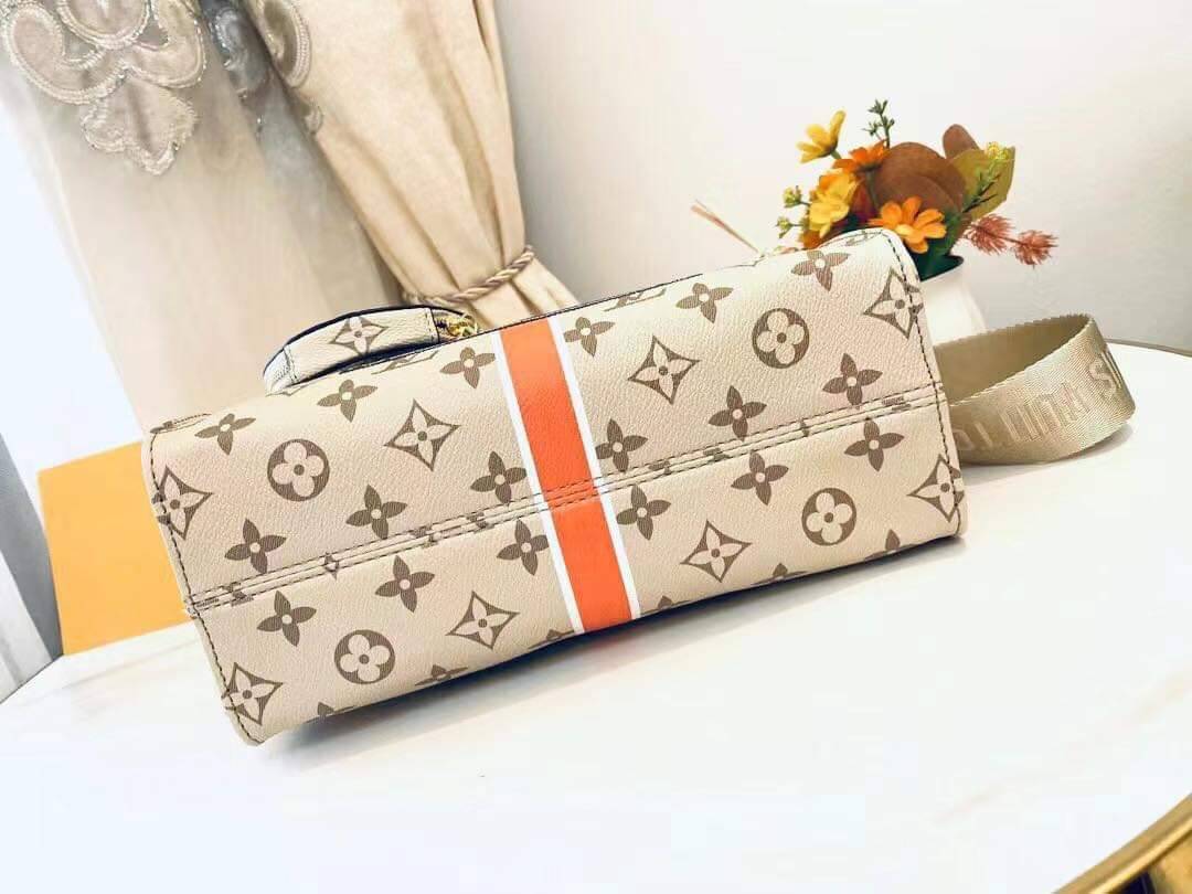 LV OnTheGo PM Monogram Canvas / LV crossbody tote bag ดีไซน์ใหม่ 2023 พร้อมใบเล็ก กระเป๋าทรงโท้ทที่ใครเห็นต้องเป็นคลั่งรัก คลาสสิค ผู้ดี หรูหราได้ทุกลุค ทุกสไตล์