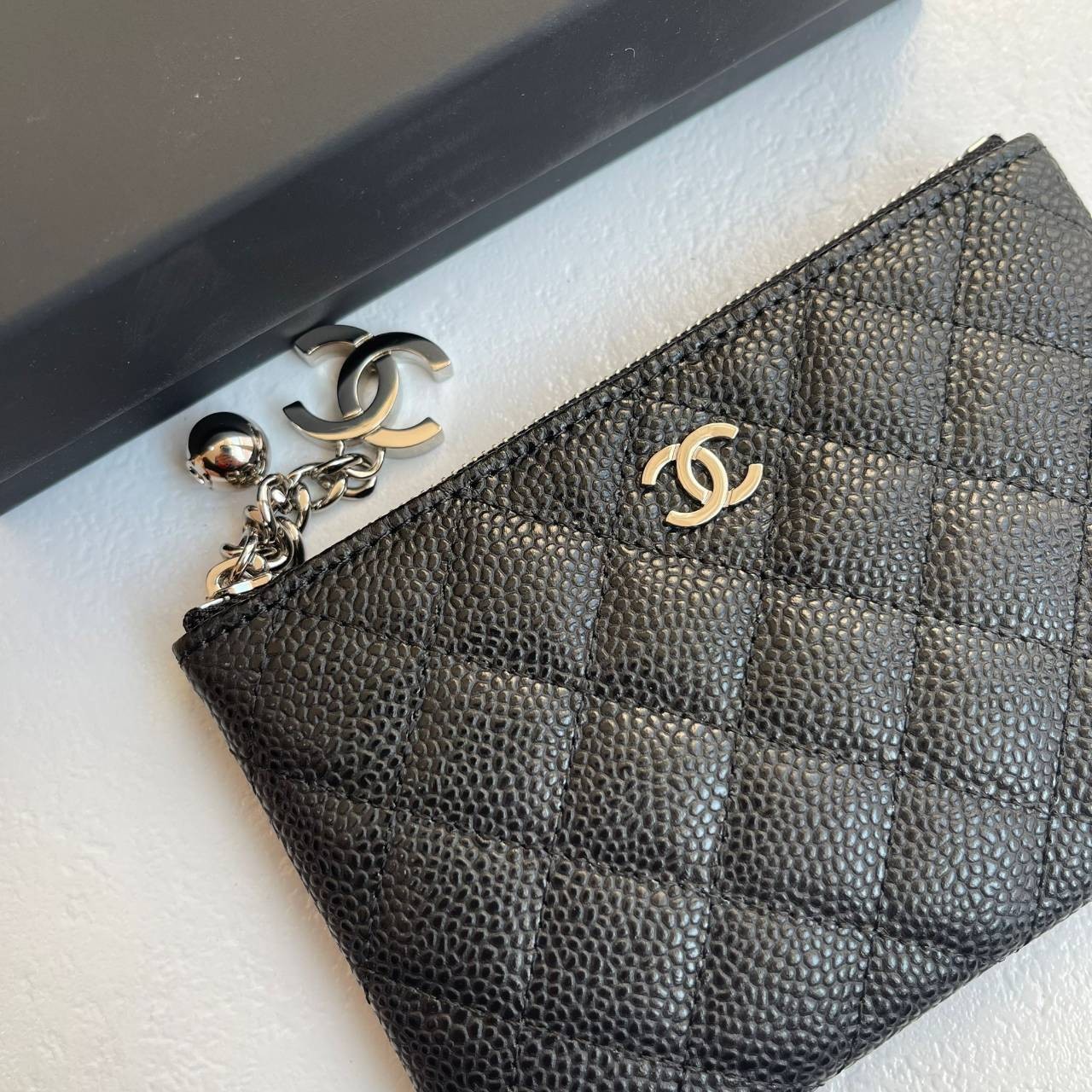 CHANEL MINI WALLET CAVEAR งานหนังแท้คาเวียร์สวยหรู ใช้งาน ตทป ได้ กระเป๋าใส่การ์ดหรือใส่แบงค์ รุ่นใหม่ที่สามารถใส่การ์ดได้เยอะ งานสวยมากค่ะ