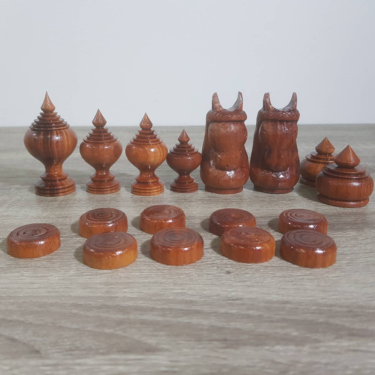 ตัวหมากรุกไทยไม้ชุดกุมภัณฑ์ ครบชุดไม้แดงและไม้ยางเกรดเอ