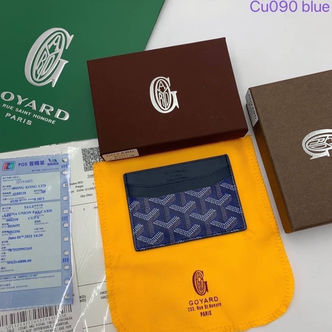 GOYARD Card Holder กระเป๋าใส่การ์ดรุ่นแบน ใช้ง่าย ใส่บัตรได้เยอะ (ใส่ซ้อนกันเลยจ้า) ด้านบนใส่แบงค์พับครึ่งได้นะคะ ดีมาก ผู้ชายก็ชอบ ผู้หญิงก็ชอบ