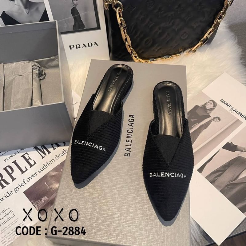 Balenciaga Shoes / BLCG Shoes รองเท้างานสวม วัสดุผ้าลูกฟูก นุ่มมาก ด้านหน้า แต่งยางยืด ปักโลโก้แบรนด์ มีส้นเล็กน้อยทรงเหลี่ยมใส่สบาย ใช้งานไม่เมื่อยน้ำหนะกเบา