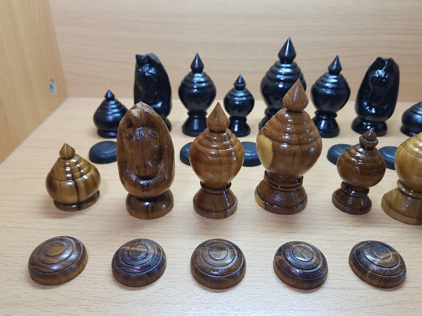 ตัวหมากรุกไทยไม้สักชุดพยุหคีรีม้าแบบใหม่ชุดที่ 1