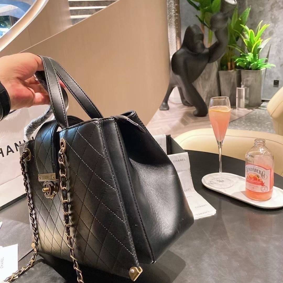 Chanel vip bag / Chanel tote bag 14" ภาพถ่ายจากงานขายจริง พร้อมส่ง