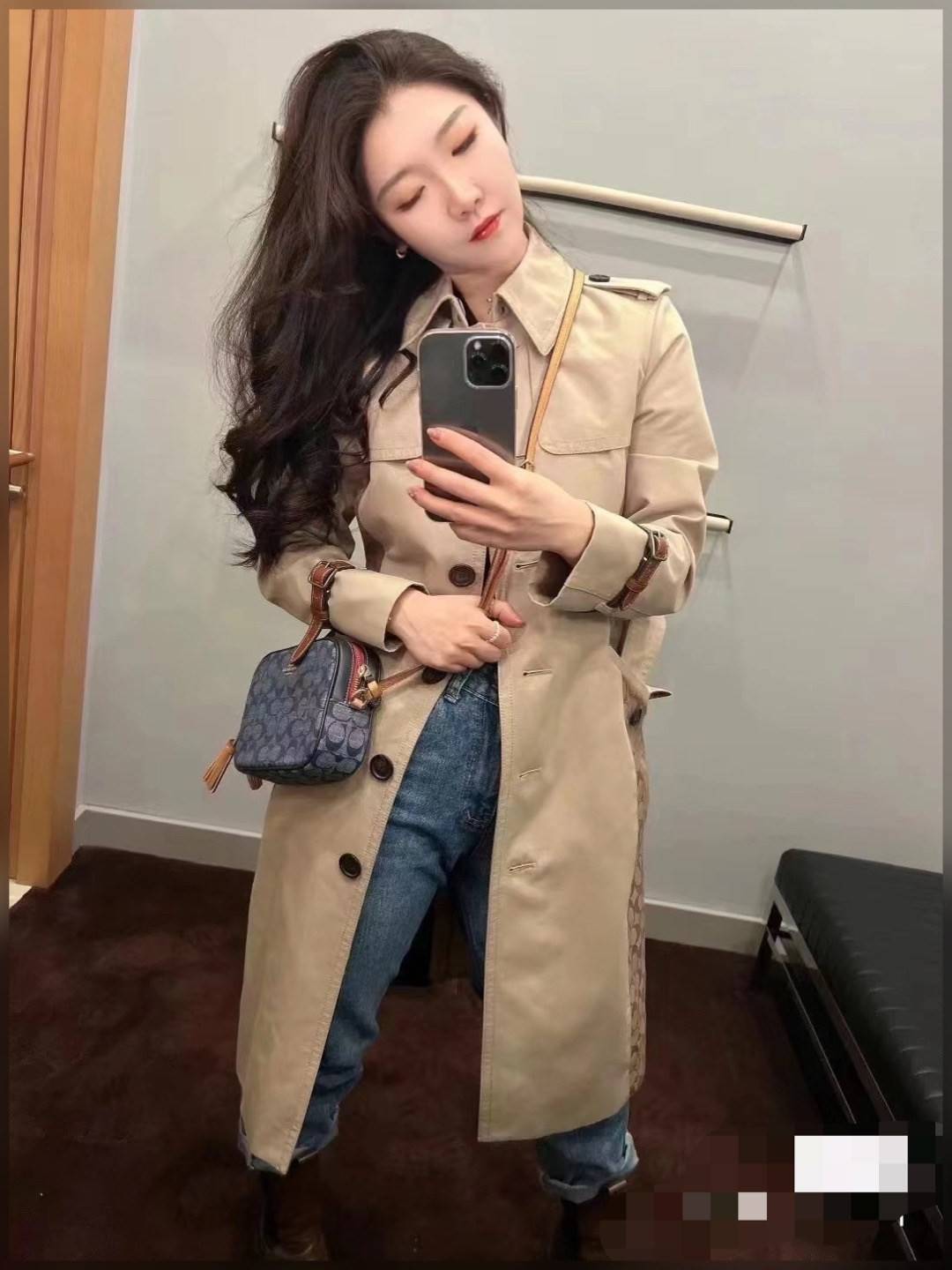 COACH MINI CAMERA IN SIGNATURE CHAMBRAY ((C8666)) 📣พร้อมส่งที่ไทย กับคอลเลคชั่นใหม่ล่าสุด ที่คุณต้องมี! กระเป๋าทรงกล่อง น้ำหนักเบา วัสดุผ้า Chambray ทอลายแบรนด์ตัดขอบหนังแท้ได้สวยงามค่ะ **ผ้าChambrayจะเหมาะกับหน้าร้อนนี้ได้ดีทีเดียวค่ะ**