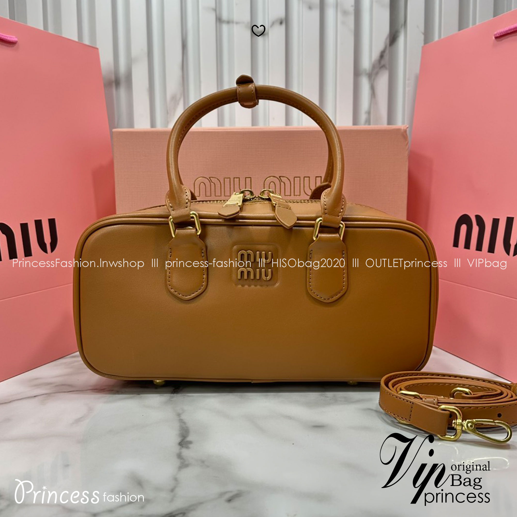 ORI หนังแท้ | MIU MIU Arcadie leather bag Large 27cm กระเป๋าสะพายทรงโฮโบใบใหญ่ ลุคลูกคุณหรูหราน่ารักๆเก๋ๆ สวยดูแพง หูจับในตัวง่ายและสะดวกพกพา มาพร้อมสายสะพายข้างภายในโล่งกว้างมาก