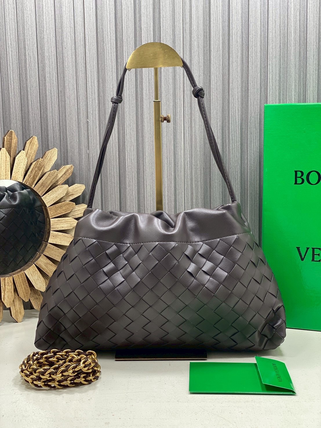 ORI หนังแท้ | Bottega Veneta Dustbag Notte Bag / Bottega Hobo Bag กระเป๋าสะพายดีไซน์สานเป็นเอกลักษณ์ เรียบง่ายไฮคลาส เชือกผูก พร้อมสายสะพายโซ่