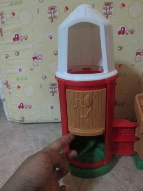 Fisher-Price Little People Animal Sounds Farm ของเล่นมือสอง (หลังใหญ่ มีเสียงค่ะ)