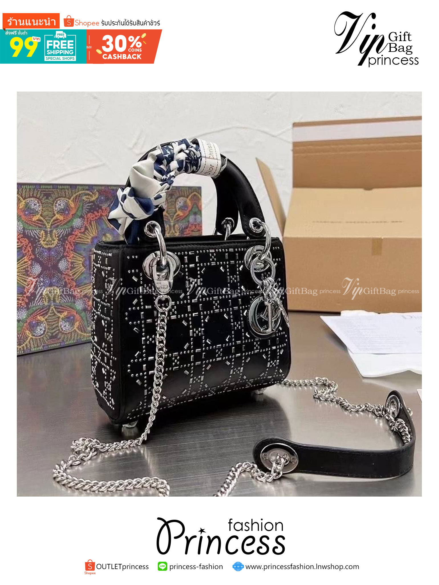 DIOR Lady Diamond Rhombus Handbag / Mini Lady Dior Bag Black Strass Cannage Satin กระเป๋าสะพายข้างตกแต่งหมุดเต็มใบ ไม่มีคือพลาด หรูจริงอะไรจัง ทรงกล่องคลาสสิค มีหูจับในตัวและสายครอสบอดี้สุดเลิศ แต่งเติมดีเทลอัพราคาไปอีก