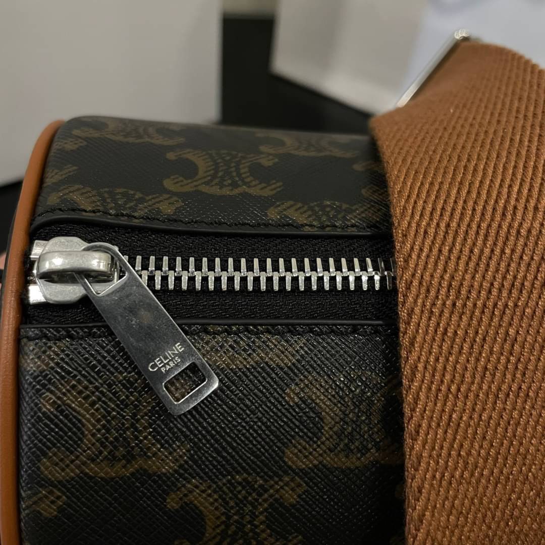 ORI CELINE cylinder bag in TRIOMPHE CANVAS Tan เกรดออริจินอล หนังแท้ พร้อมส่งที่ไทย ภาพถ่ายจากงานขายจริง ใช้งานต่างประเทศได้