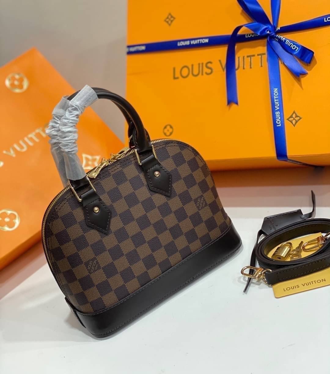 LV Alma BB Damier Ebene Handbag กระเป๋าถือสะพาย เกรดออริ 1:1 ใช้งานต่างประเทศได้