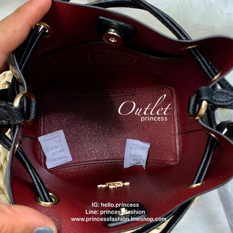 COACH LENA CROSSBODY BAG กระเป๋าสะพายทรง bucket หนังแกะแท้ หนังนิ่ม เบา ขนาดกำลังน่ารัก เปิดปิดแบย drawstring, แม่เหล็ก ภายในโล่ง ใส่ wallet กลาง มือถือทุกรุ่น และของใช้ส่วนตัว สายสะพานปรับได้ค่ะ