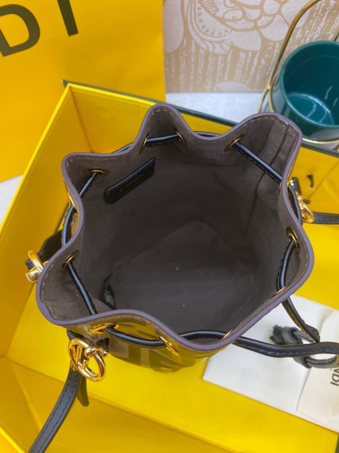 FENDI Mon Tresor Brown leather mini bag / FENDI Bucket Bag กระเป๋าสะพายทรงบัคเก็ต ไซส์มินิ รุ่นยอดนิยม เกรดออริ 1:1 ใช้ต่างประเทศได้