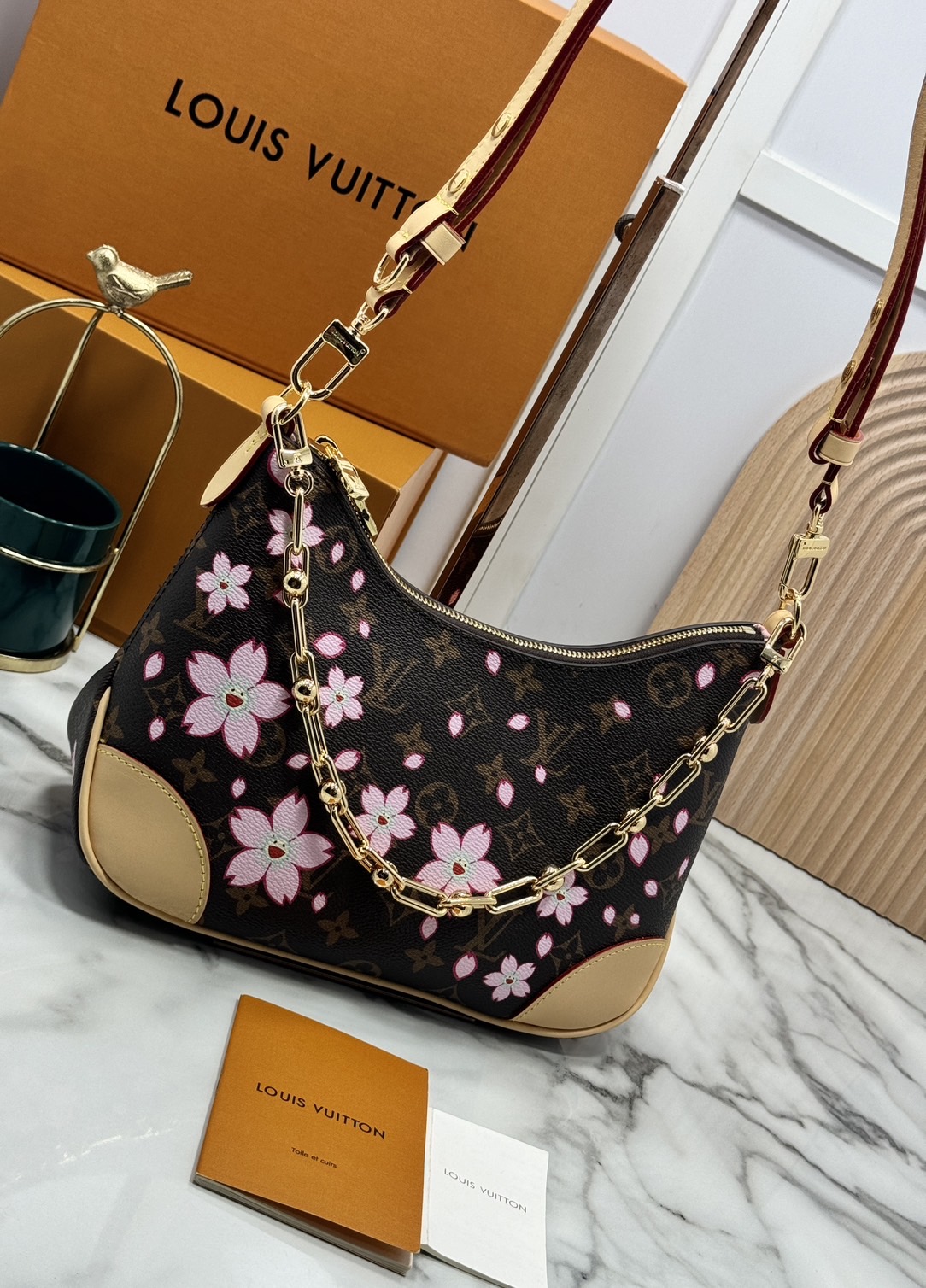 TOP ORI หนังแท้ | เกรดดีสุด LV x TM Boulogne PM Cherry Blossom bag กระเป๋าสะพาย ดีไซน์คลาสสิครุ่นสุดปัง ปรับลุคให้มีชีวิตชีวาด้วยลายดอกไม้เชอรี่บลอสซั่ม คอลใหม่สุดเอ็กซ์คลูซีฟ