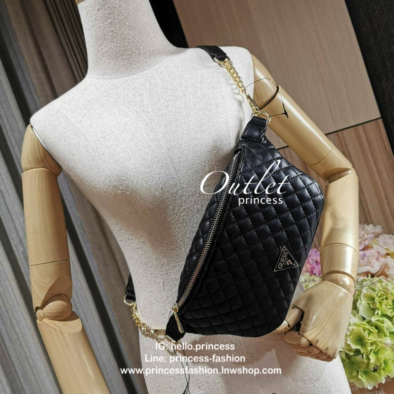 Guess Woman Factory Belt Bag กระเป๋าสะพาย/คาดเอว/คาดอก รุ่นใหม่ดีไซน์ยอดนิยมจาก GUESS FACTORY วัสดุหนังเเกะสังเคราะห์เนื้อหนานิ่มลายตาราง เปิดปิดด้วยซิปสะดวกใช้ ด้านหน้ามีโลโก้ ภายในมีโลโก้และช่องซิป มาพร้อมสายสะพายให้เลือกใช้ถึง2แบบไม่จำเจ ทั้งสายโซ่และส
