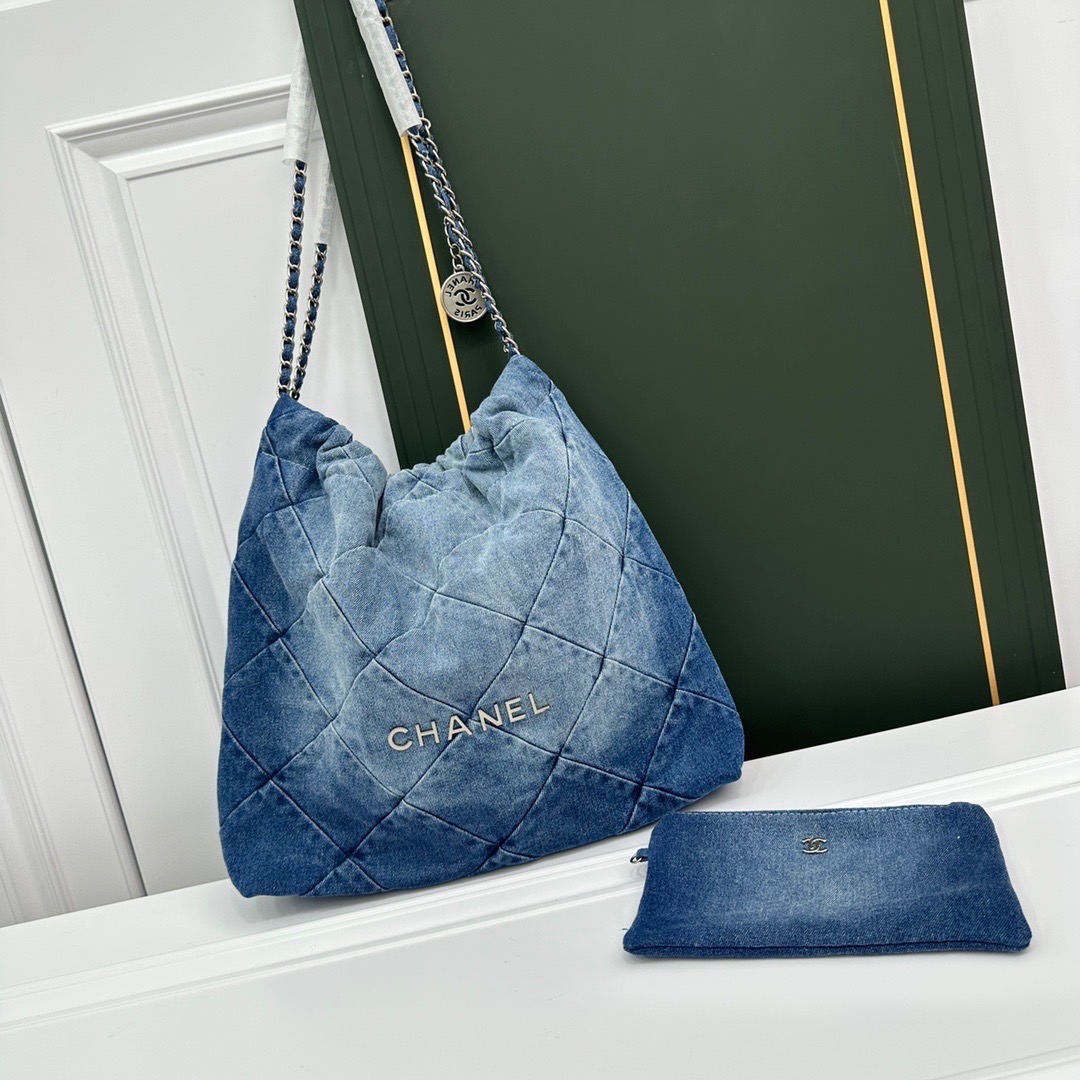 CHANEL Denim Quilted Chanel 22 Blue / Chanel 22 Handbag Denim พร้อมส่ง กระเป๋าสะพายยีนส์ เท่ๆ คูลๆ งานเดนิมฟอกดีเทลความสวยมากมาย ภายในโล่งกว้าง จุของได้สบายๆ