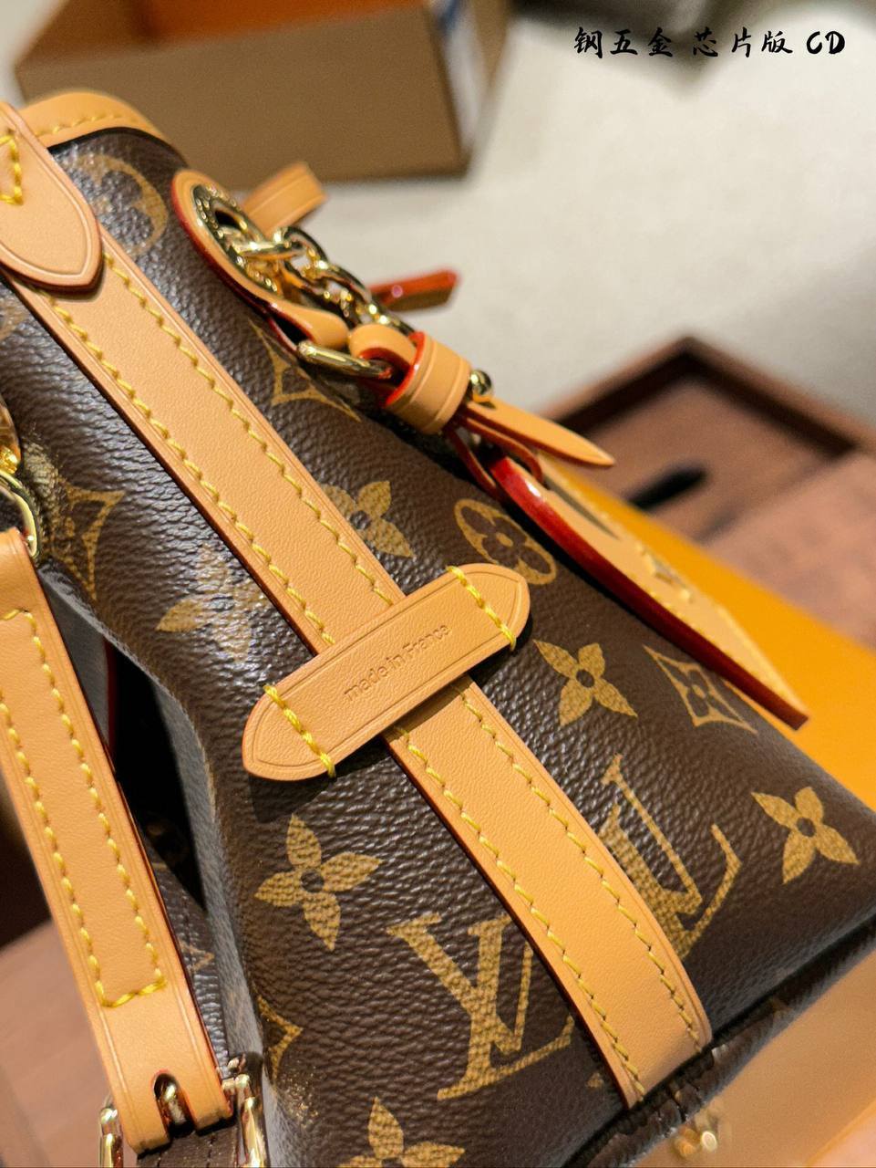 LV CarryAll BB bag กระเป๋าสะพายแครี่ออล ไซส์ใหม่ ดีไซส์ใหม่สุดไอคอนิกปรับโฉมใหม่ประจำฤดูกาลในดีไซน์สุดชิค ตกแต่งสายโซ่สีทองงดงามด้วย Monogram Flower