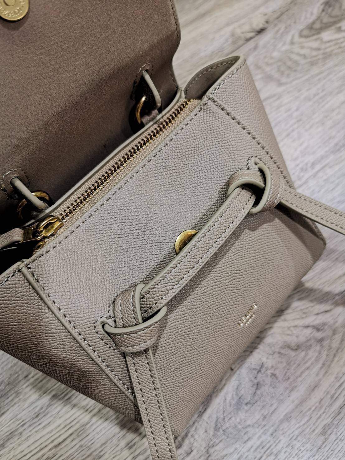 พรีเมี่ยมกิ๊ฟแท้ 100% 】CELINE HANDLE AND CROSSBODY BAG VIP GIFT WITH PURCHASE (GWP)