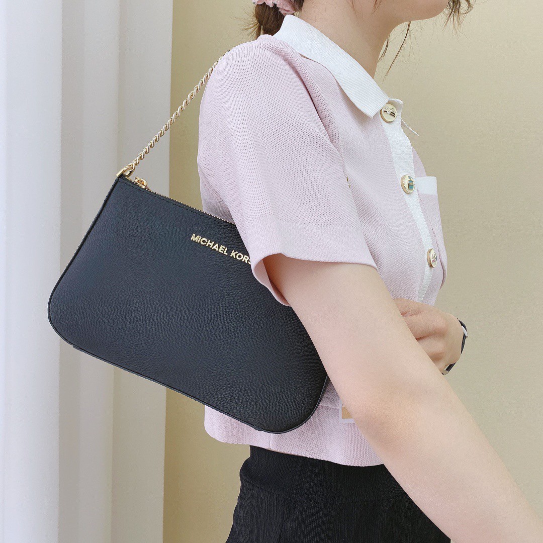 MICHEAL KORS SAFFIANO CROSSBODY BAG / MK Chain Pouchette Bag พร้อมส่ง 4 สี กระเป๋าสะพายข้าง ทรงสวย วัสดุหนัง SAFFIANO คุณภาพดี สวยอยู่ทรงแข็ง