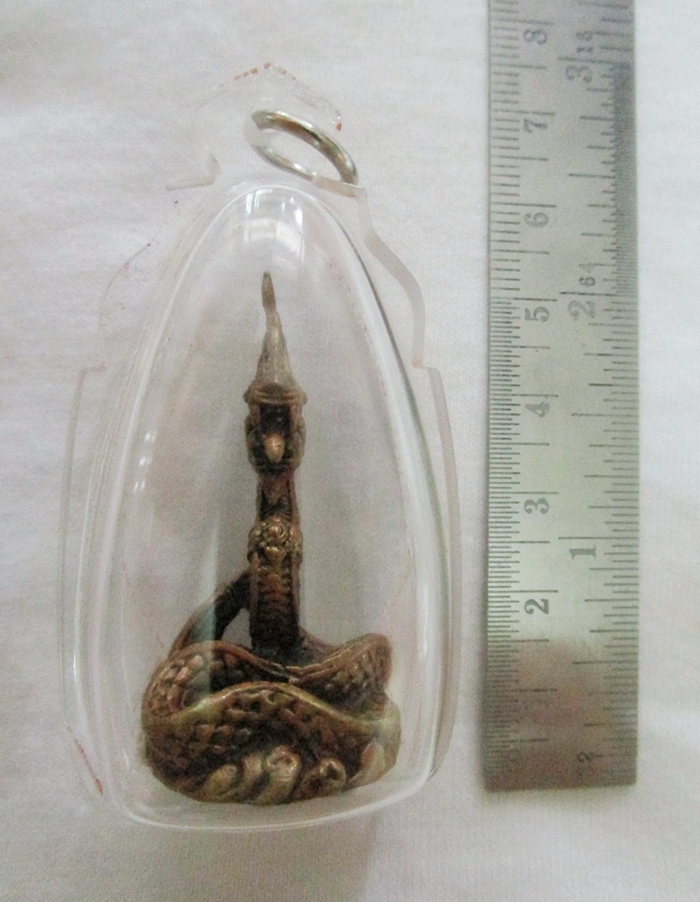 พญานาคองค์ใหญ่เนื้อทองเหลืองเลี่ยมกรอบใสพร้อมใบคาถาค่ะ