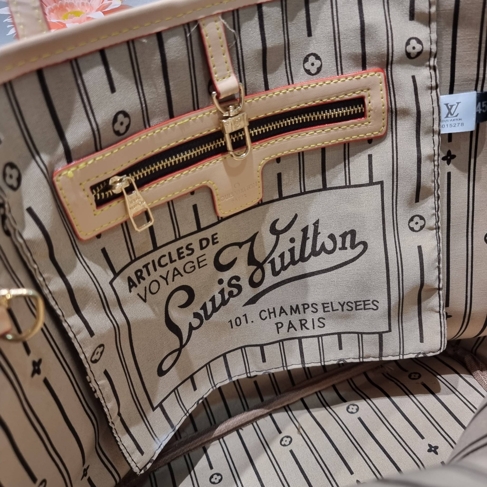 LV Neverfull Monogram / LV 2IN1 TOTE SET กระเป๋าสะพายไหล่ใบใหญ่ทรง tote มาพร้อมใบลูก คลาสสิคที่สุด เป็นอีกรุ่นที่มีคนใช้กันทั่วบ้านทั่วเมือง ฮิตแบบไม่ต้องพูดเยอะ