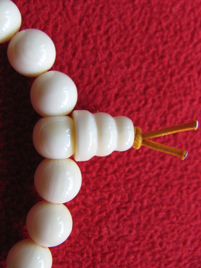 สินค้าหมดค่ะ สร้อยข้อมือลูกปัดกระดูกปลาแบบเล็กค่ะ