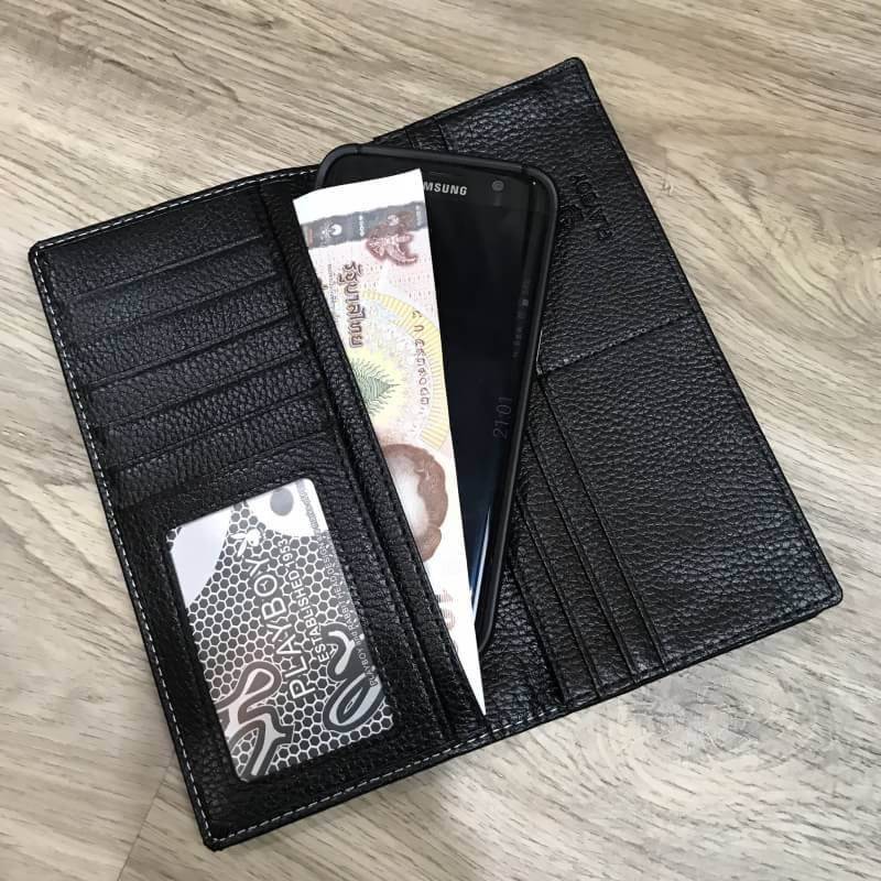 PLAYBOY LEATHER BELT & LONG WALLET VALUE PACK Limited Edition จาก Playboy เซทนี้สุดคุ้มค่ะได้ทั้งเข็มขัดและกระเป๋าสตางค์ใบยาวแบบใส่มือถือได้ มีช่องใส่รูป ช่องใส่บัตร ช่องใส่ธนบัตร แบงก์พัน ช่องซิปใส่เหรียญ แยกเป็นสัดส่วน พร้อมกล่องแบรนด์สามารถมอบเป็นของขว