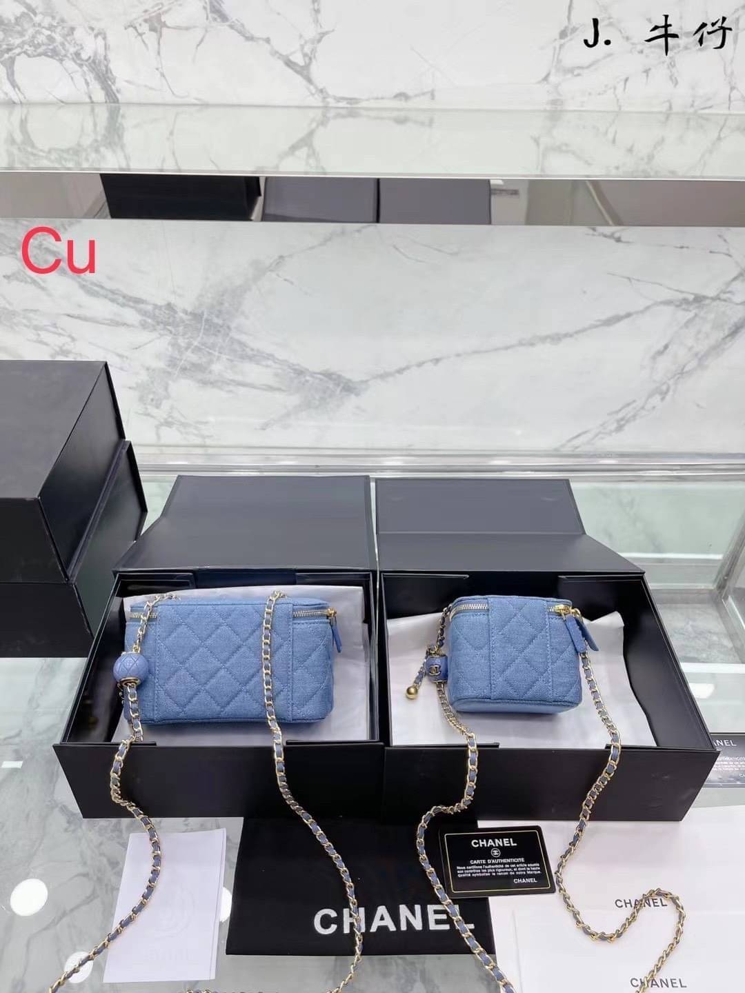 Chanel Pearl Crush Mini Vanity in Denim / Chanel Vanity crossbody bag กระเป๋าทรงกล่องใบเล็กน่ารัก มี 2 ขนาด งานเดนิมสวย ตอบโจทย์และครองใจสาวๆ ได้อย่างแท้จริง