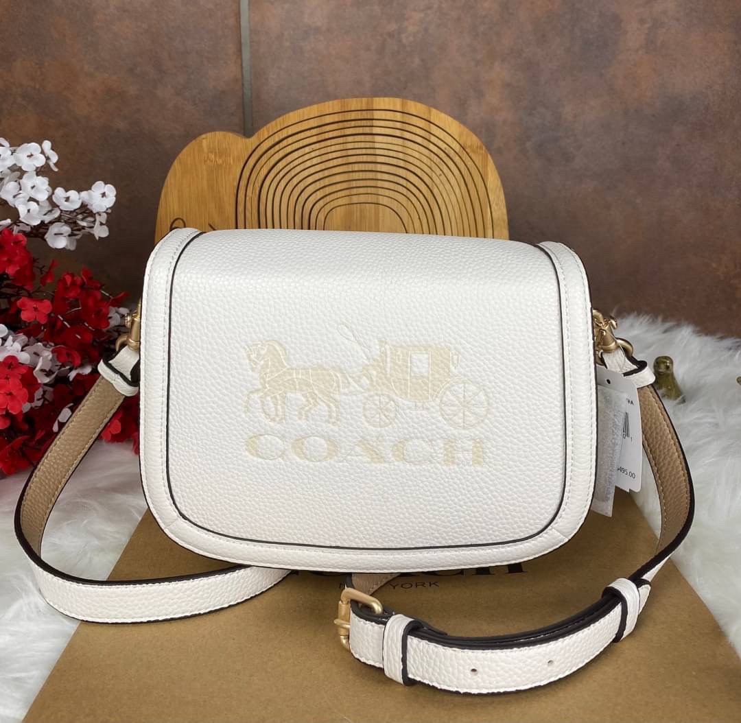 OUTLET 】COACH SADDLE BAG WITH HORSE AND CARRIAGE (COACH C4058) หนังกรวดละเอียดภายในกระเป๋ามัลติฟังก์ชั่น กระดุมแม่เหล็ก ซับในผ้านอกกระเป๋าเปิด สายสะพายถอดได้ สายสะพายยาว 22" สำหรับสะพายไหล่หรือ crossbody