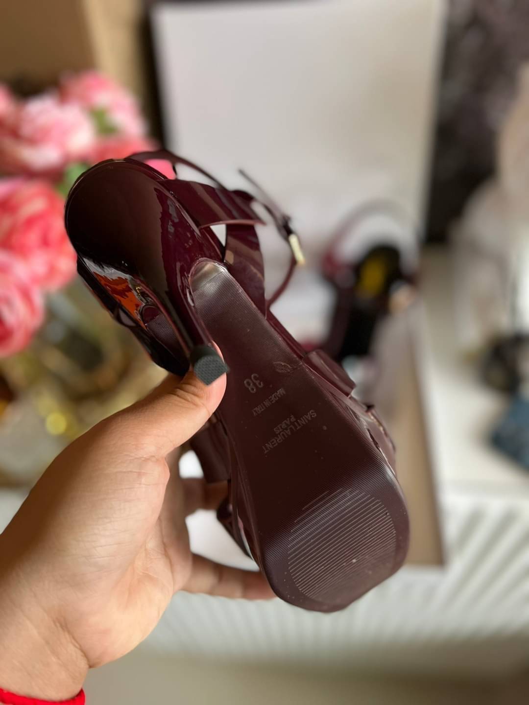 YSL TRIBUTE HEEL / SAINT LAURENT TRIBUTE HEEL / YSL HIGH HEEL เกรดออริจินอล รองเท้าส้นสูงแบรนด์หรู ที่สาวๆ ทุกคนควรมี ไว้ออกงานหรือใส่ทำงานได้ คู่นี้คือปังได้ตลอดกาล เพิ่มความสูงเพรียว สวยหรูมากค่ะ