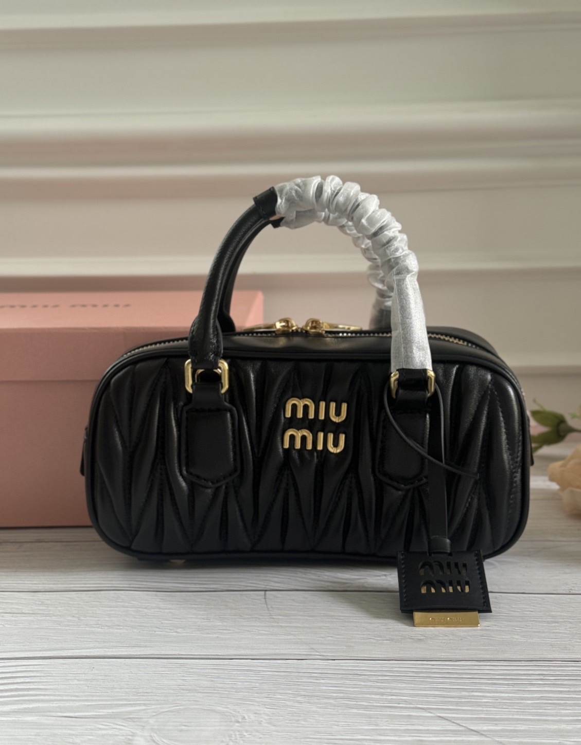 MIU MIU Arcadie Matelassé nappa leather bag 24cm กระเป๋าถือสะพาย luxurious เกรดออริ ท็อป 1:1 เกรดงานปราณีตละเอียด หนังสวย เกรดดีสุด ใช้งานต่างประเทศได้