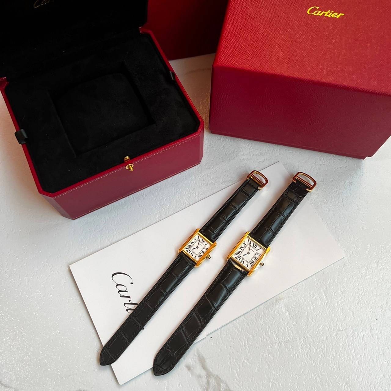 CARTIER WATCH TANK MUS นาฬิกาคาเทียร์ เกรดออริจินอล รุ่นฮิตสุดคลาสสิก ใช้ได้ทั้งชายหญิง ภาพถ่ายจากงานจริง มาพร้อมกล่อง อุปกรณ์ครบชุด วัสดุโลหะเคลือบขึ้นเงาตามรูป ใช้งานต่างประเทศได้