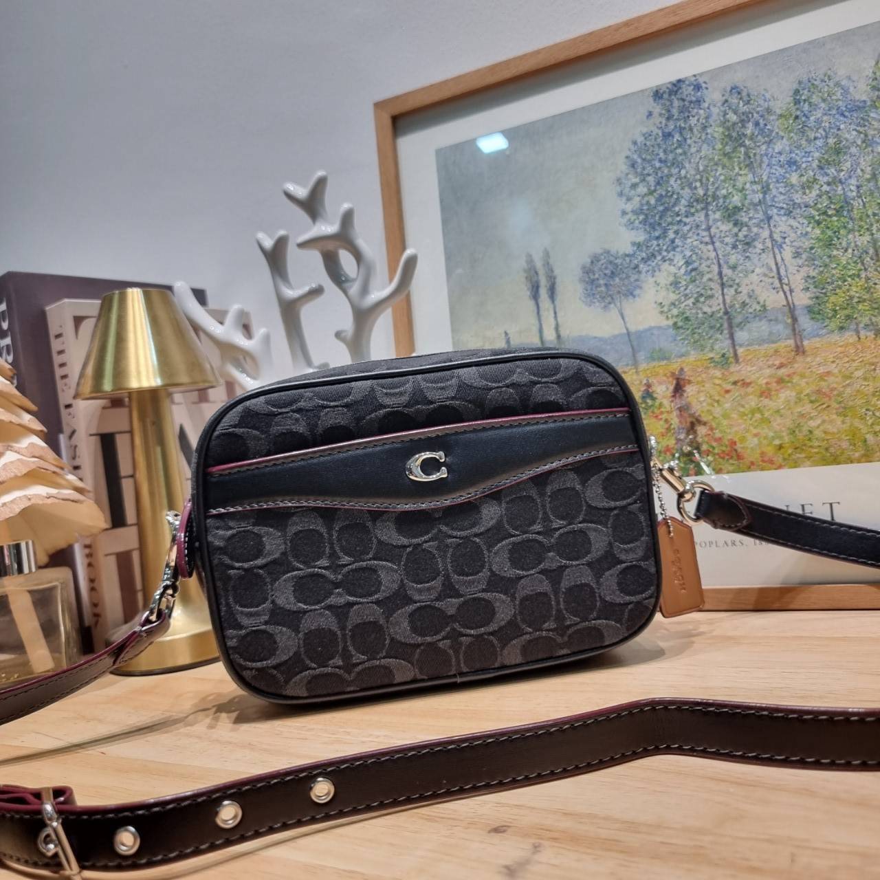 COACH CE744 CAMERA BAG IN SIGNATURE DENIM กระเป๋าสะพายข้างรูปทรงสวยคลาสสิค BLACK MULTI เกรดท็อปออริ เกรดดีสุด สลับแท้ 1:1