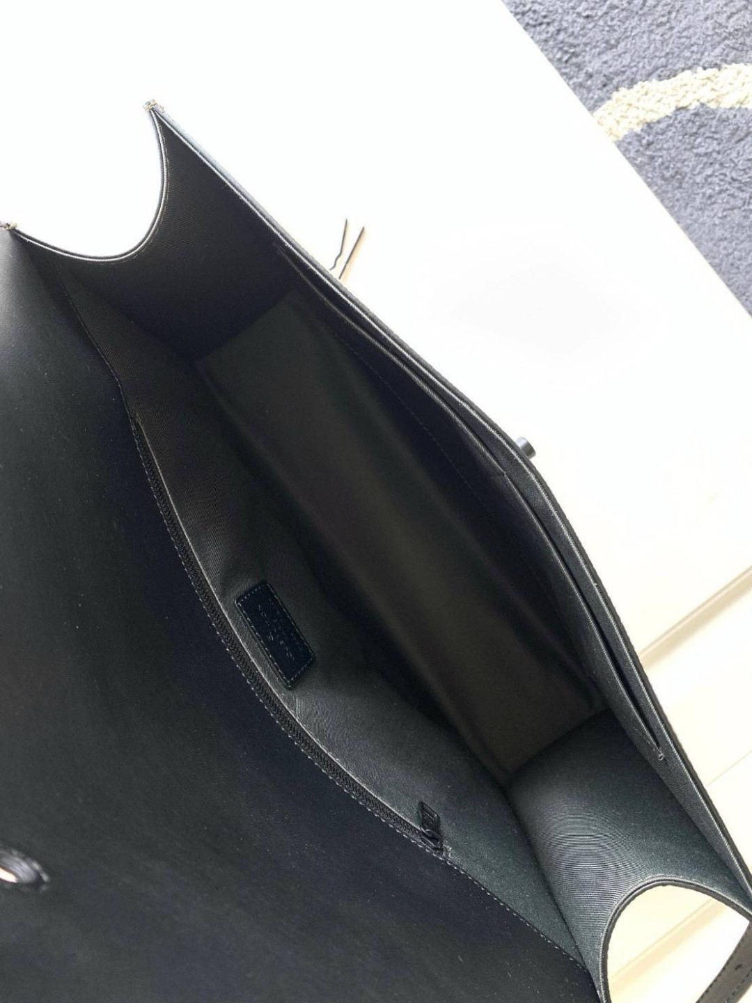 LV Robusto Briefcase Monogram กระเป๋าอเนกประสงค์ ทรงโท้ท หนังแท้ เกรดทออริ ท็อป วีไอพี เกรดดีสุด 1:1 ใช้งานต่างประเทศได้